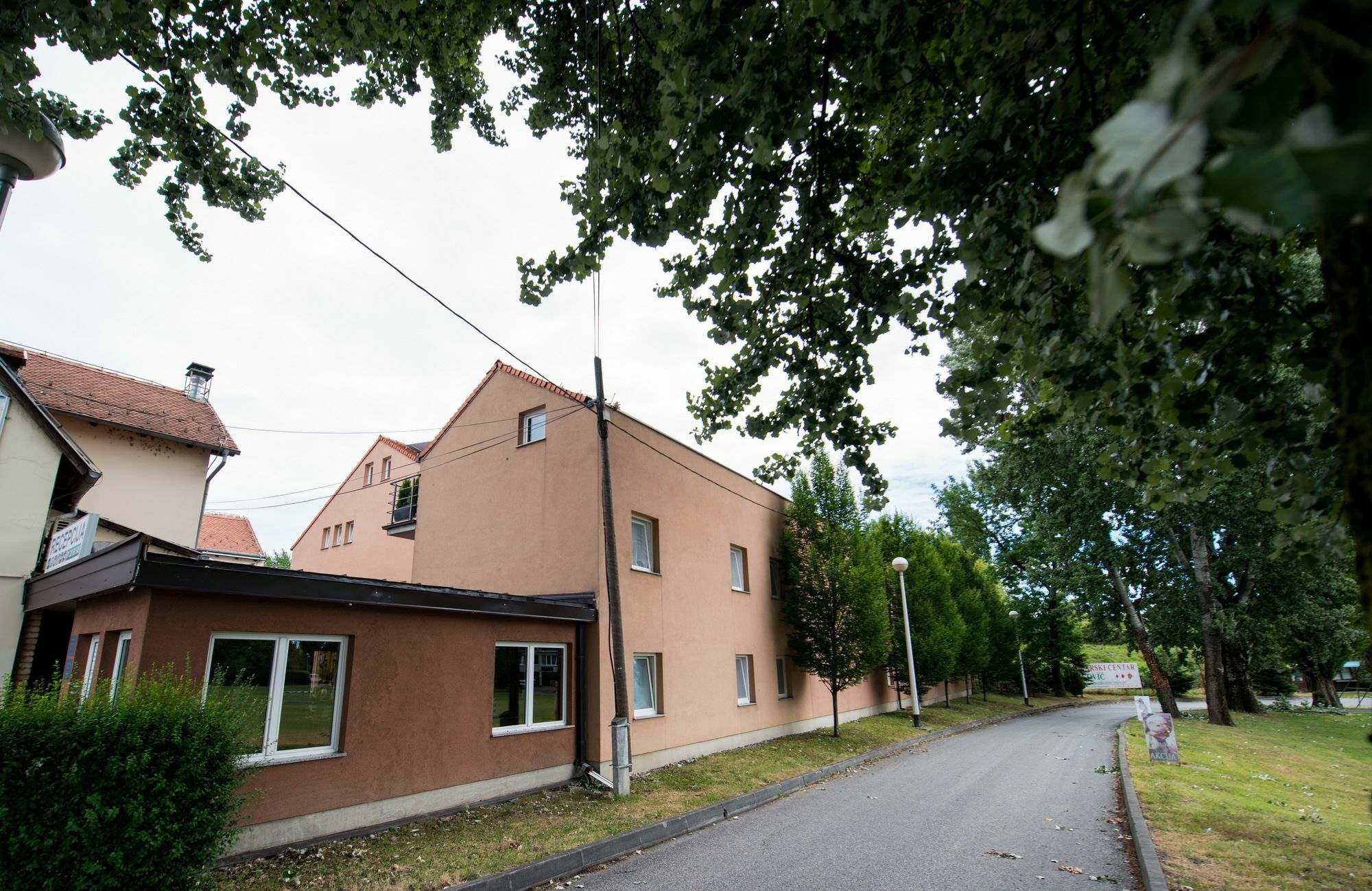 Integralni Hotel & Hostel Zagreb Exterior photo